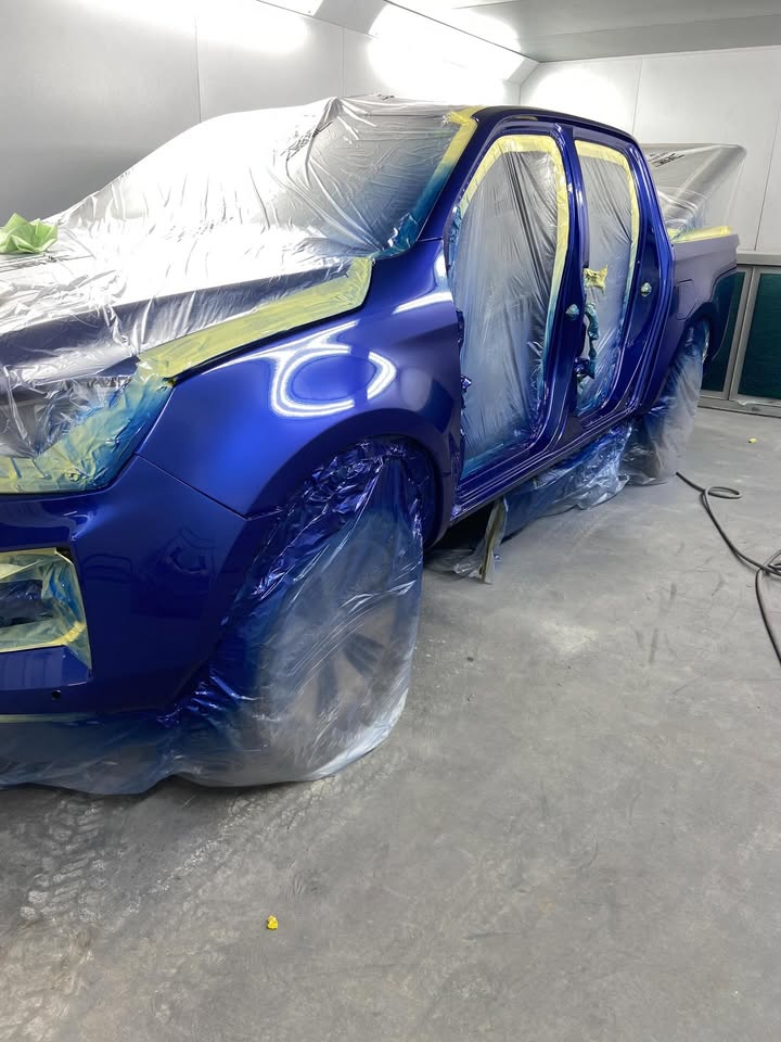 New doors fitted to the Isuzu D-Max with paintwork blended into the surrounding panels